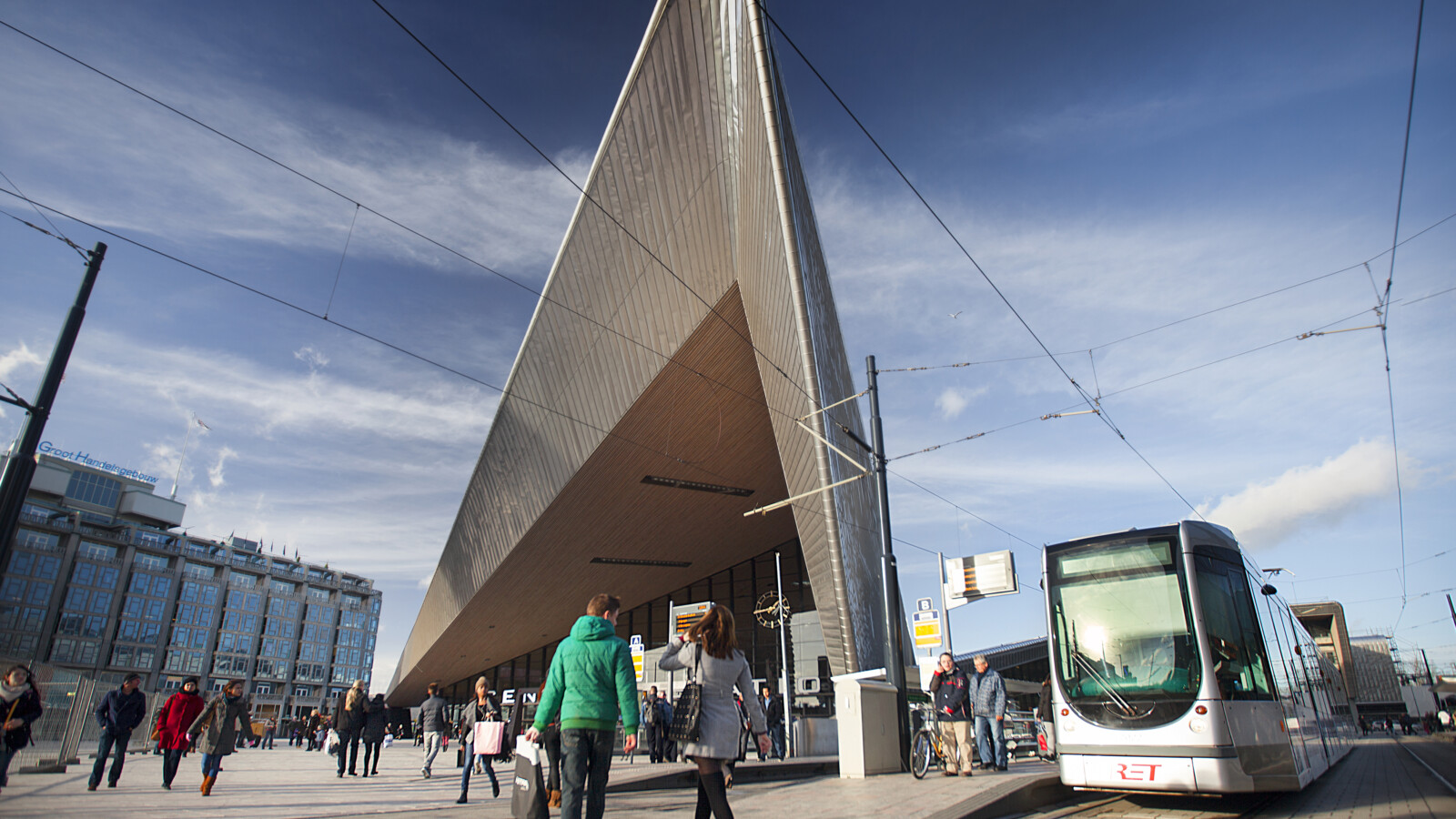 Rotterdam Centraal Station tramhalte 2014 ️ Claire Droppert