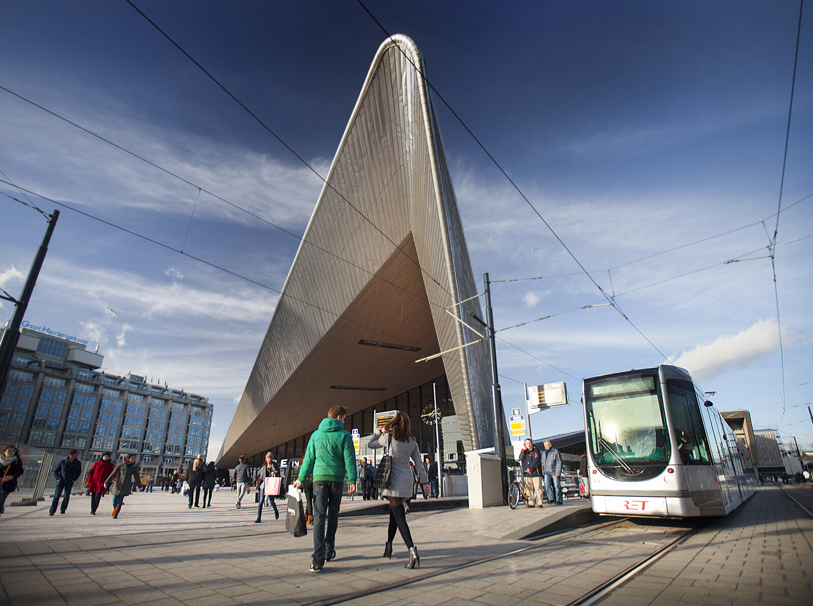 Rotterdam Centraal Station tramhalte 2014 ️ Claire Droppert