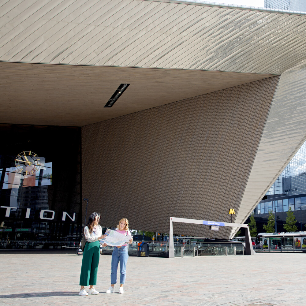 Rotterdam Centraal Station toeristen 2019 ️ Iris van den Broek