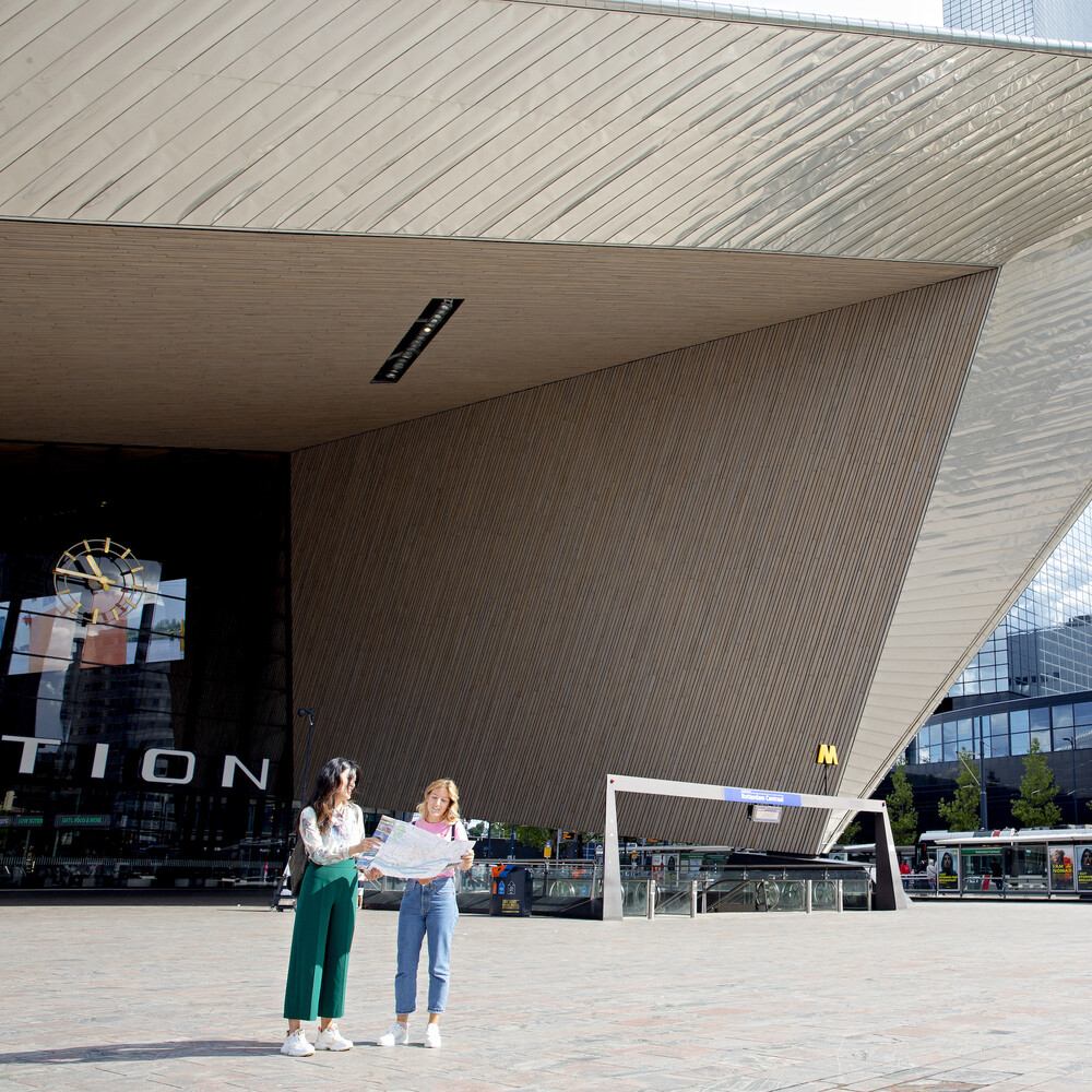 Rotterdam Centraal Station toeristen 2019 ️ Iris van den Broek
