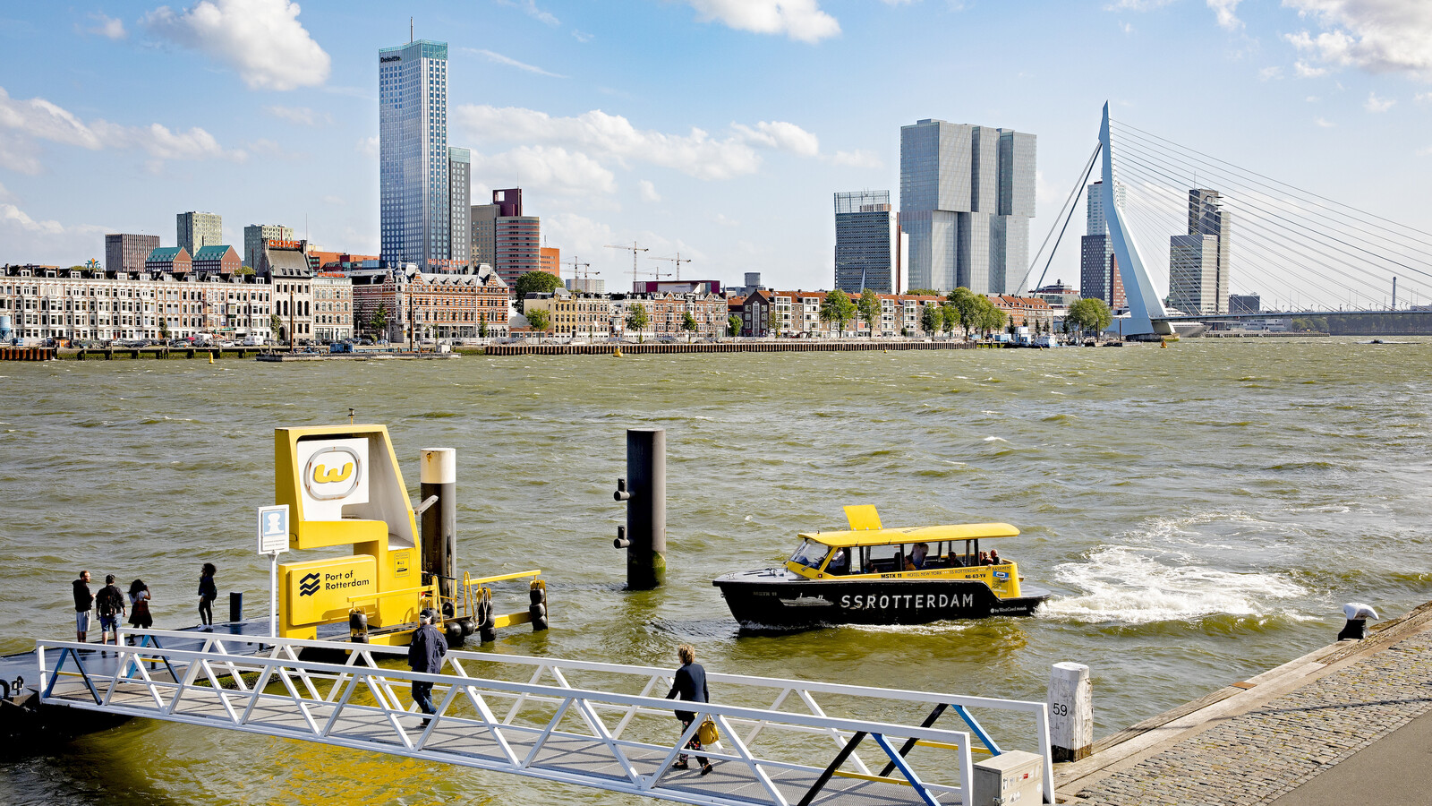 Watertaxi skyline 2019 ️ Iris van den Broek