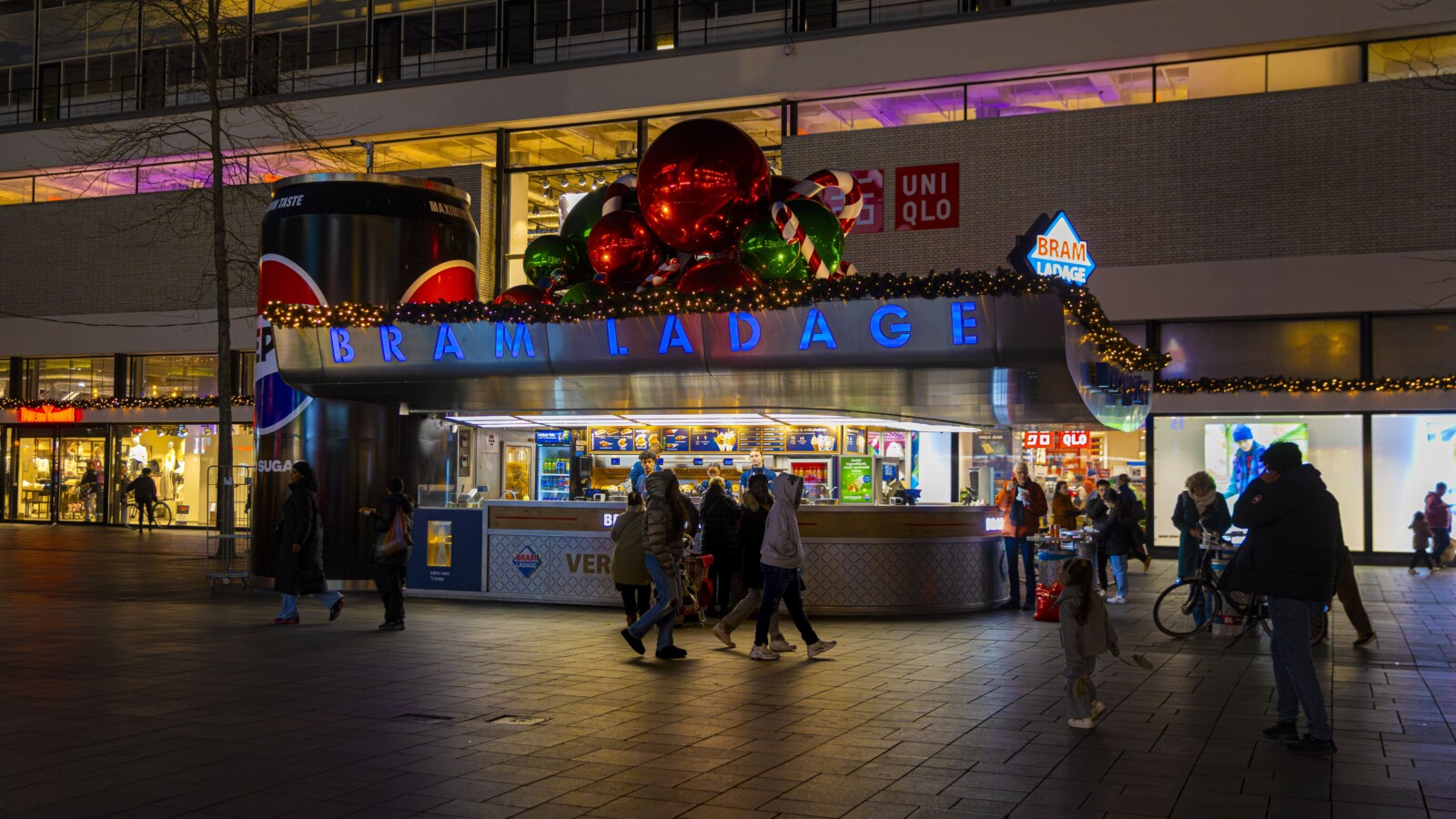 Bram Ladage versieringen min