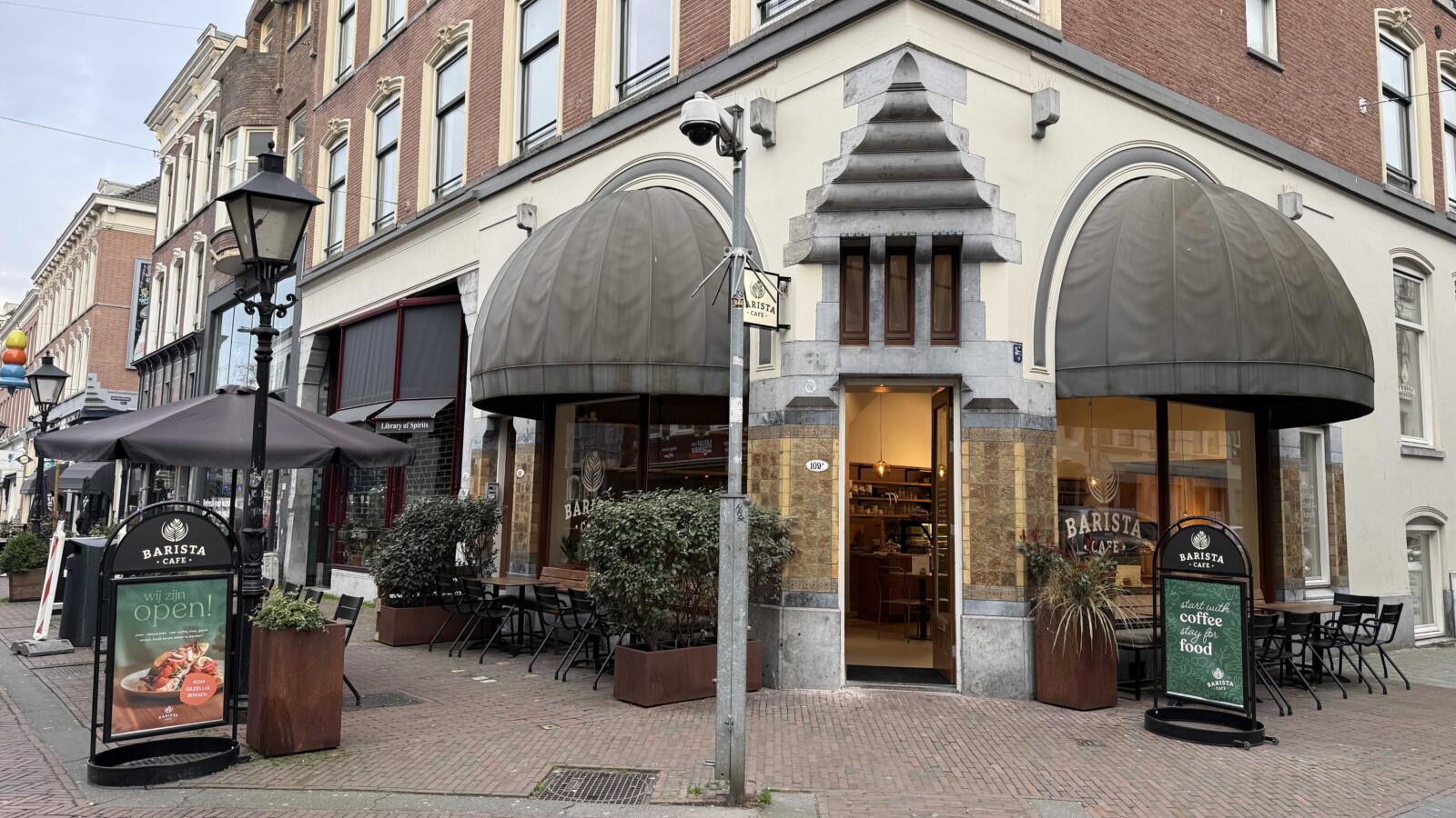 Barista Cafe Oude Binnenweg Rotterdam 02