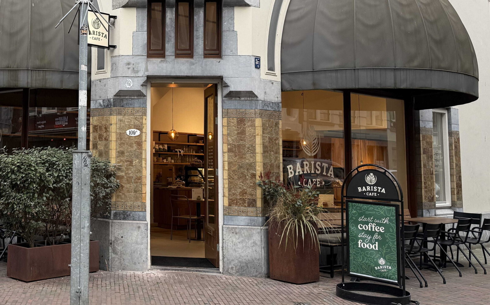 Barista Cafe Oude Binnenweg Rotterdam 01