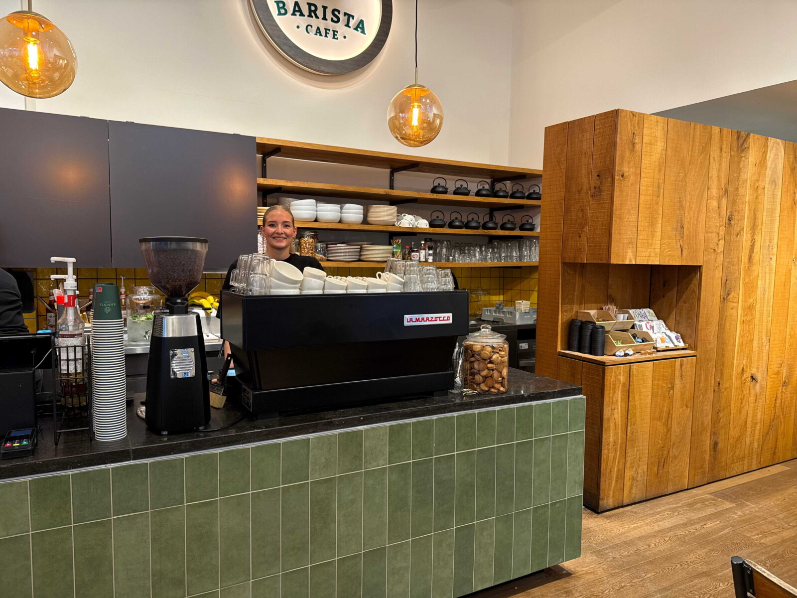 Barista Cafe Oude Binnenweg Rotterdam 04