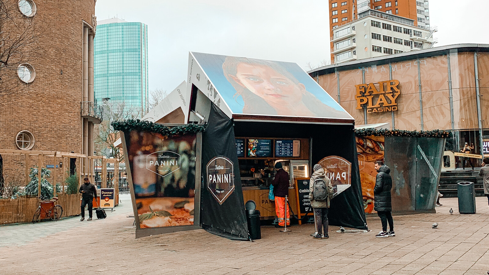 Trattoria panini sinds 1984 Rotterdam Centrum de Maas Meisjes