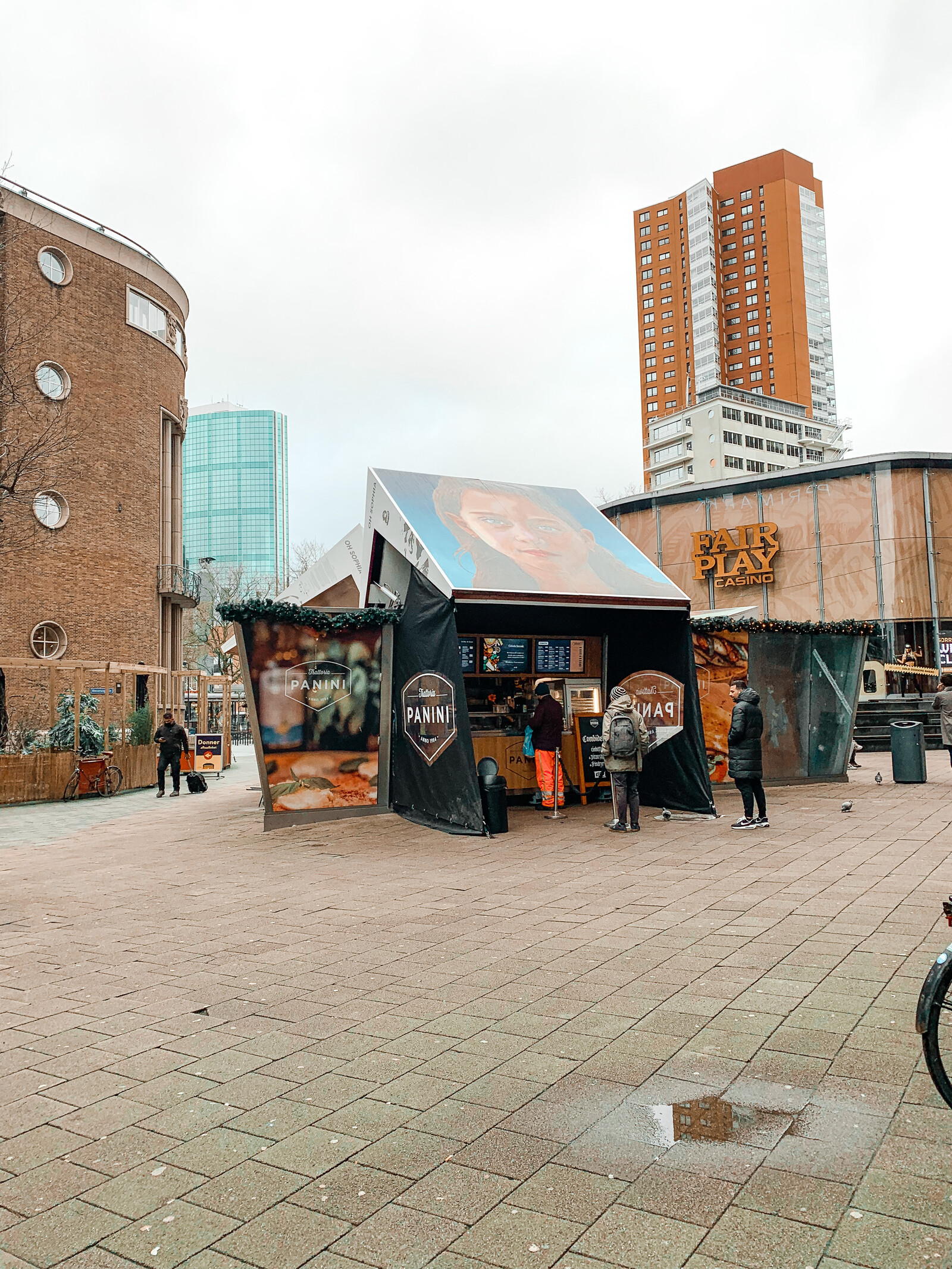 Trattoria panini sinds 1984 Rotterdam Centrum de Maas Meisjes