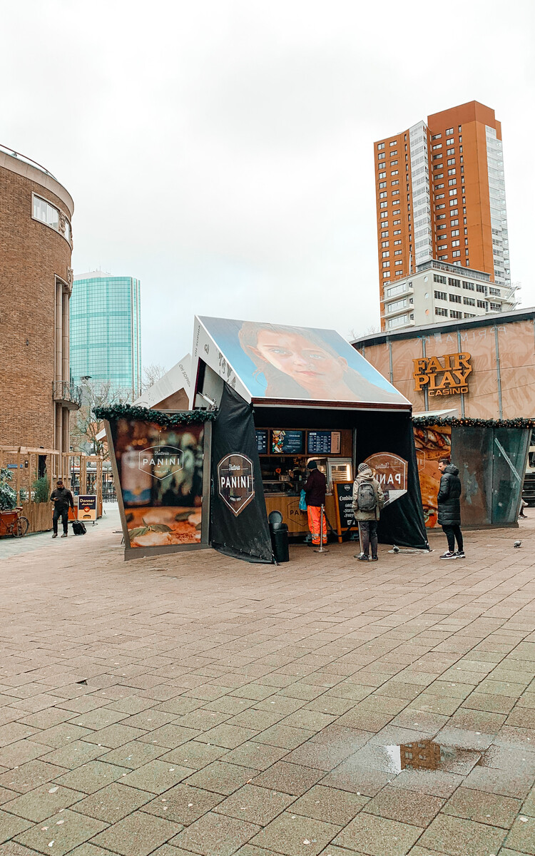 Trattoria panini sinds 1984 Rotterdam Centrum de Maas Meisjes