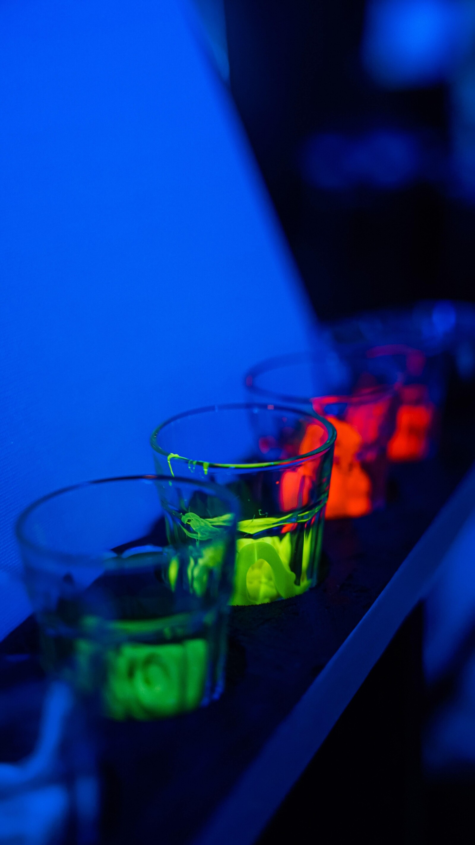 Neon Brush sip and paint 1