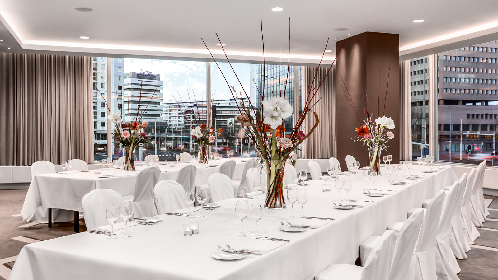 Hilton Hotel Coolsingel Suite Rotterdam Centrum dinner set up