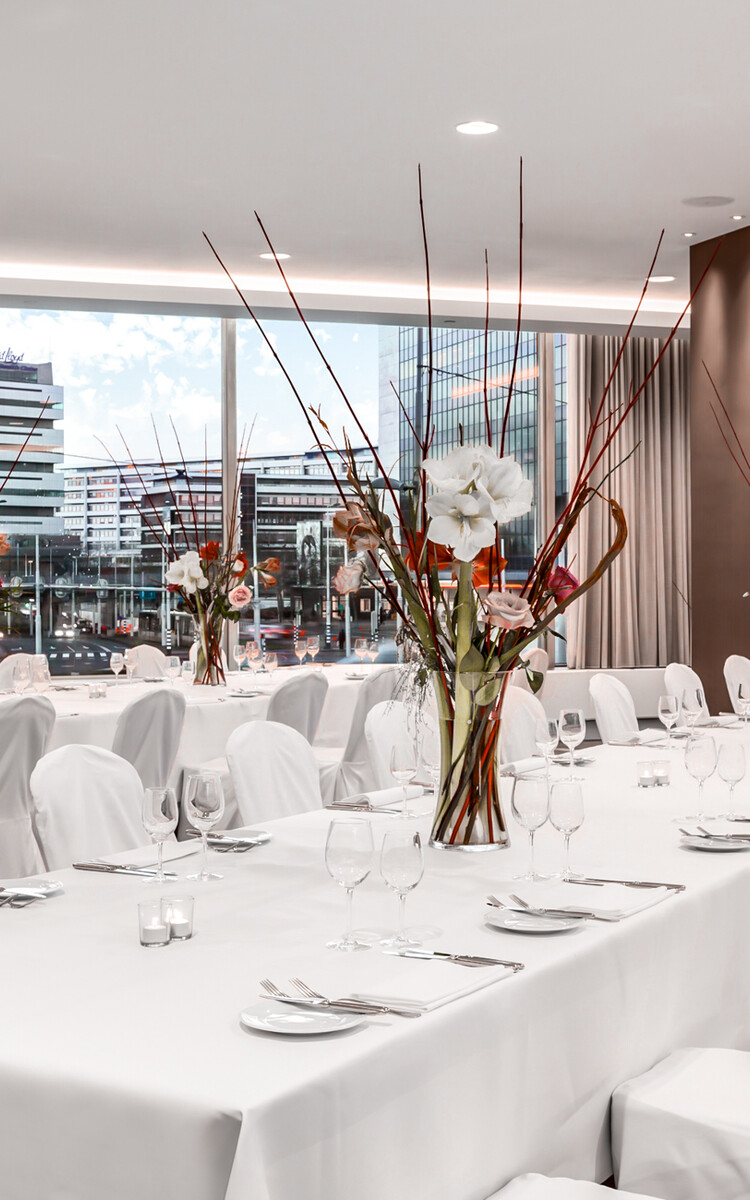 Hilton Hotel Coolsingel Suite Rotterdam Centrum dinner set up