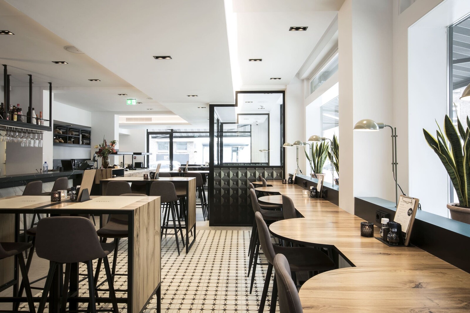 EH SAVOY HOTEL ROTTERDAM LOBBY 6 min