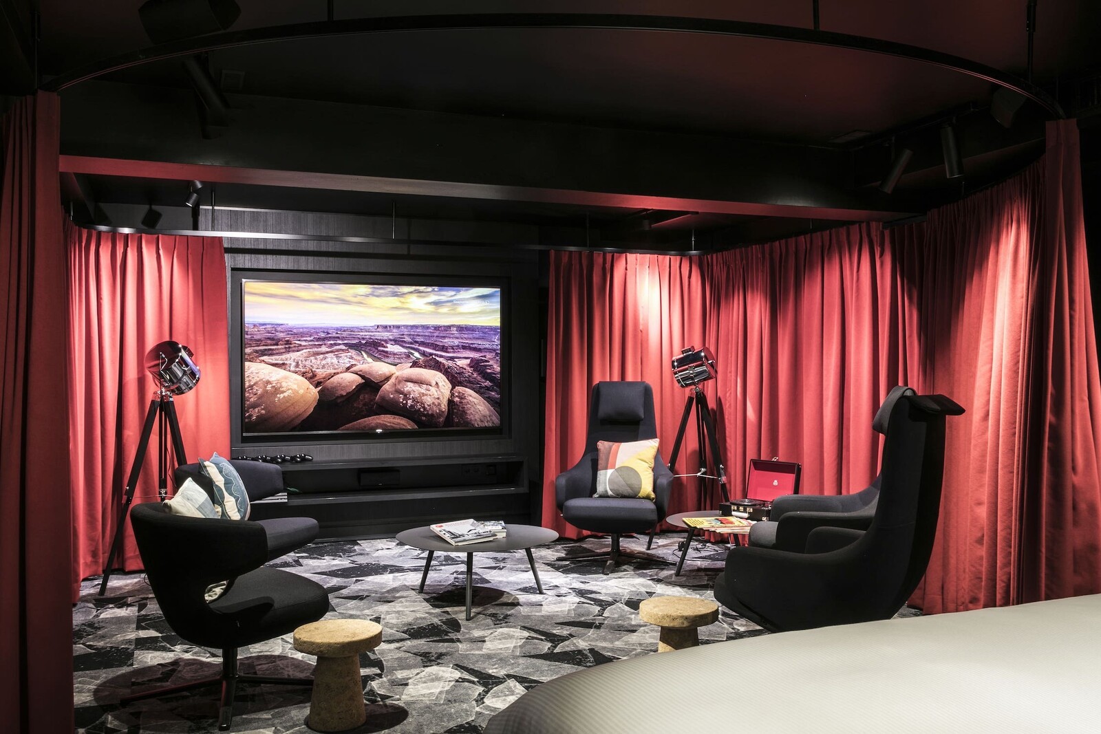 EH SAVOY HOTEL ROTTERDAM SUITE 1 min