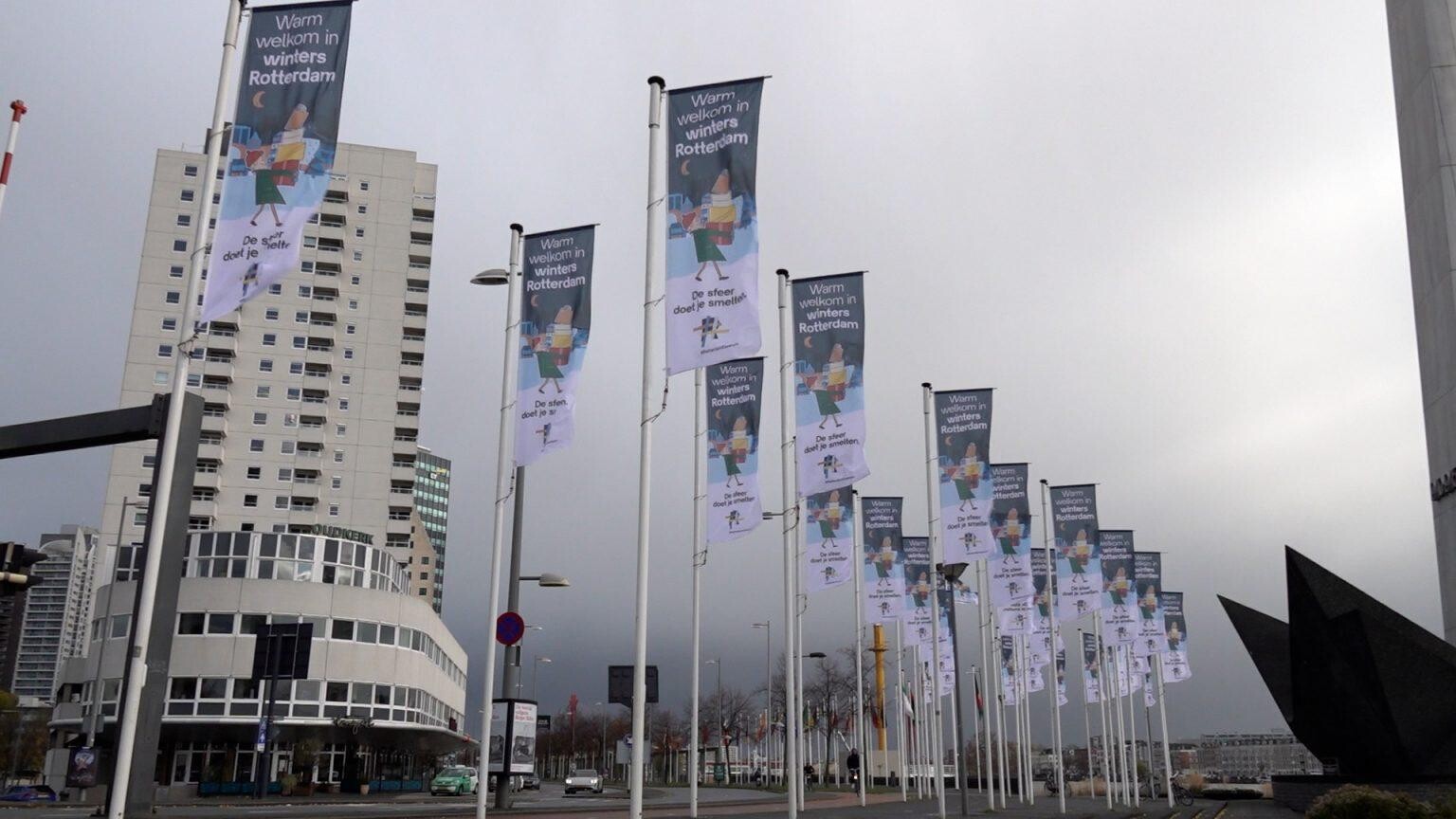 Vlaggenparade winters welkom Rotterdam Centrum