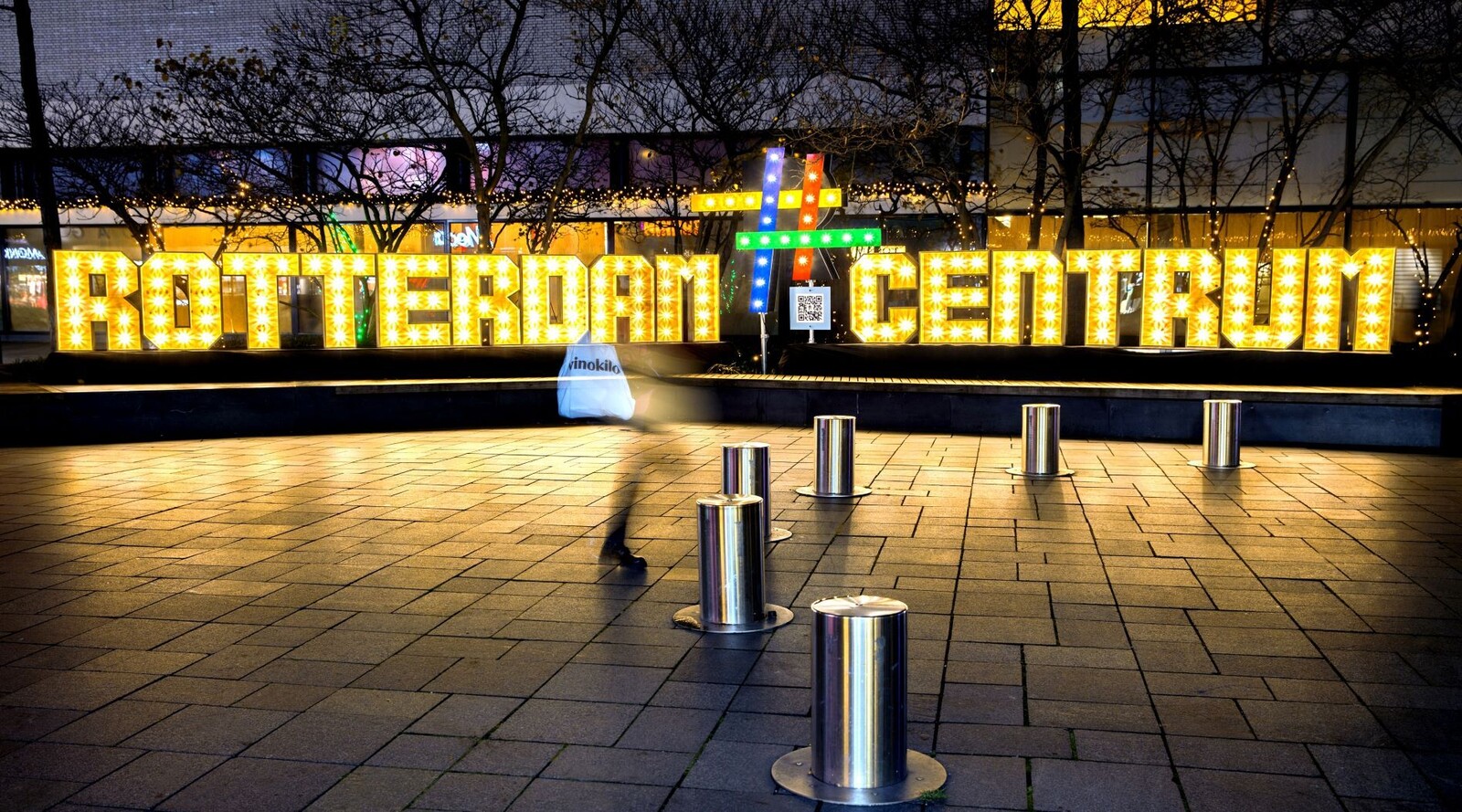 Rotterdam Centrum lichtletters Binnenwegplein
