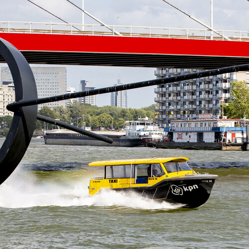 Watertaxi close up 2019 ️ Iris van den Broek