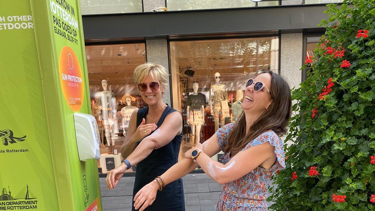 Zonnebrand dispensers in Rotterdam Centrum