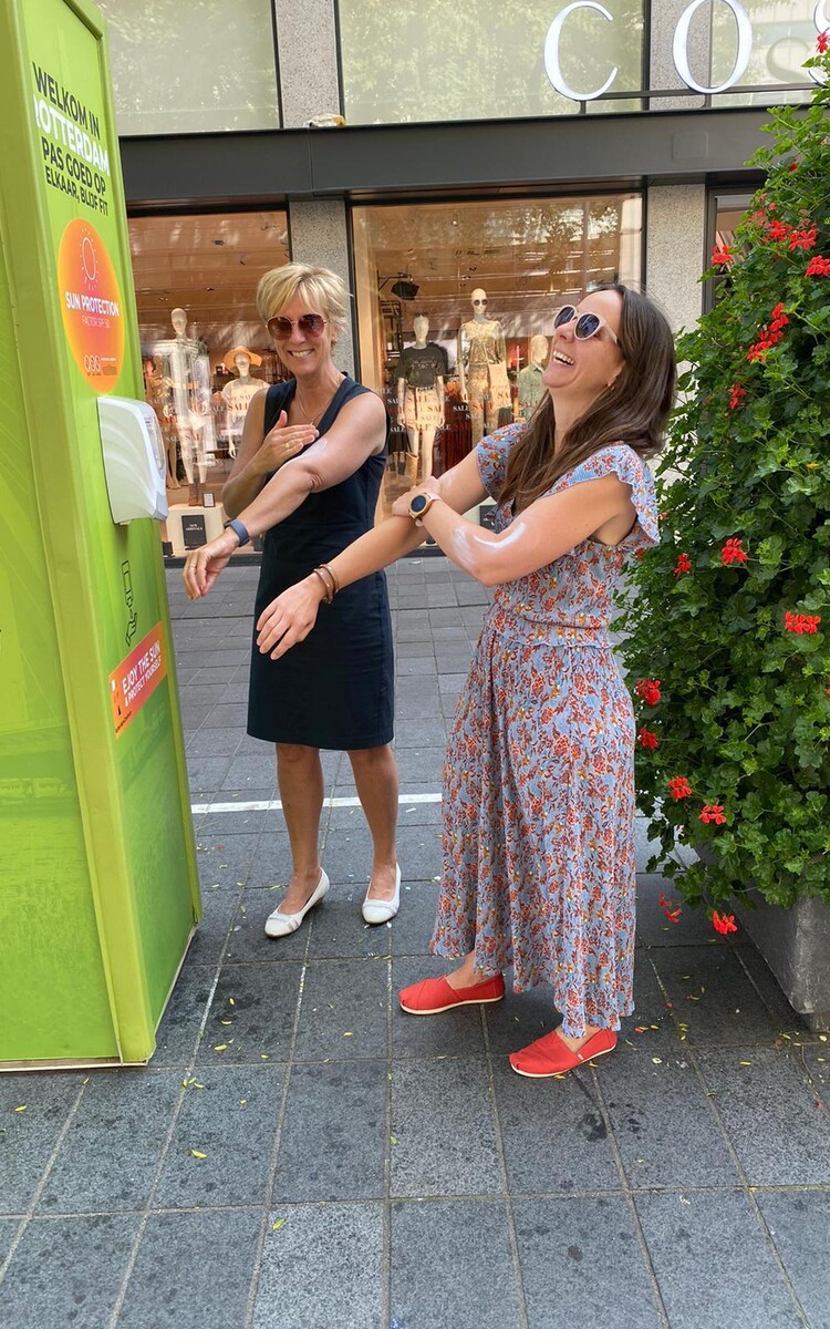 Zonnebrand dispensers in Rotterdam Centrum