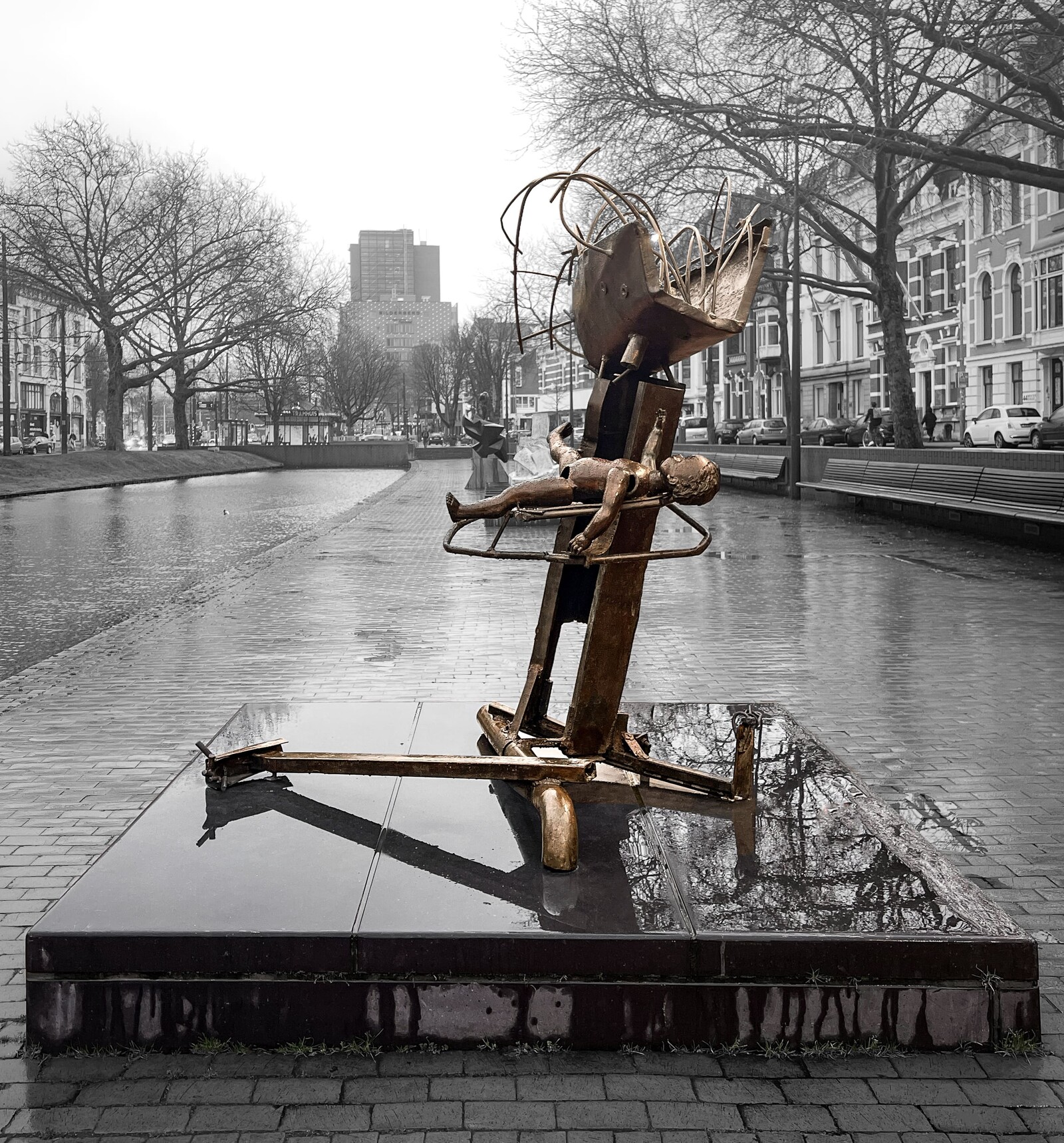 Moeder En Kind Visser statue Rotterdam myview rotterdam