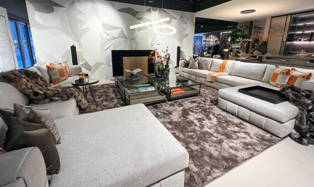 Arowonen opent in Rotterdam