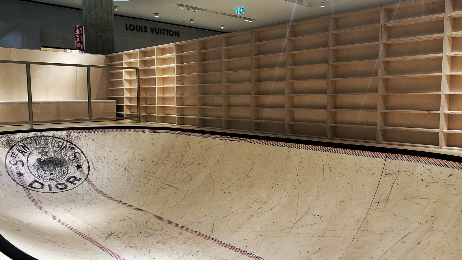 Dior Bijenkorf pop up skatebaan