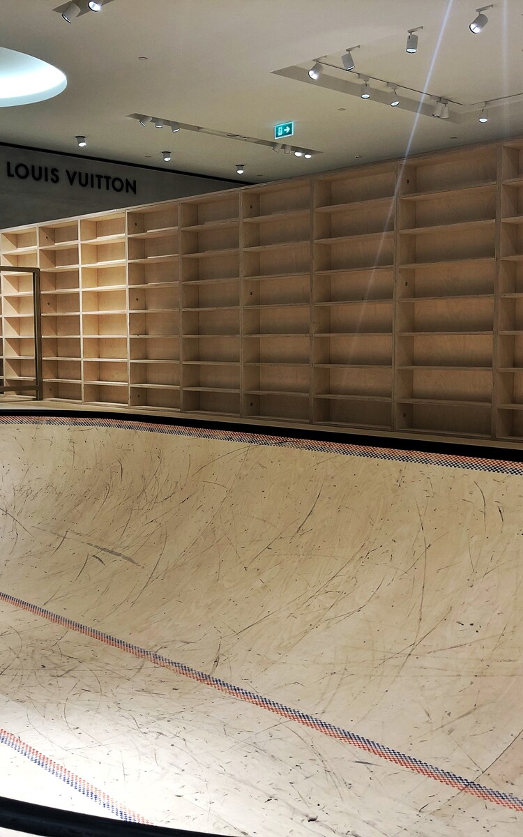 Dior Bijenkorf pop up skatebaan