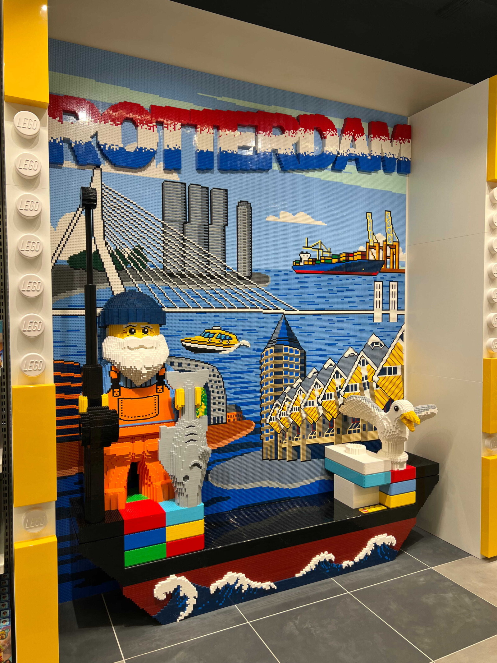 LEGO store 4