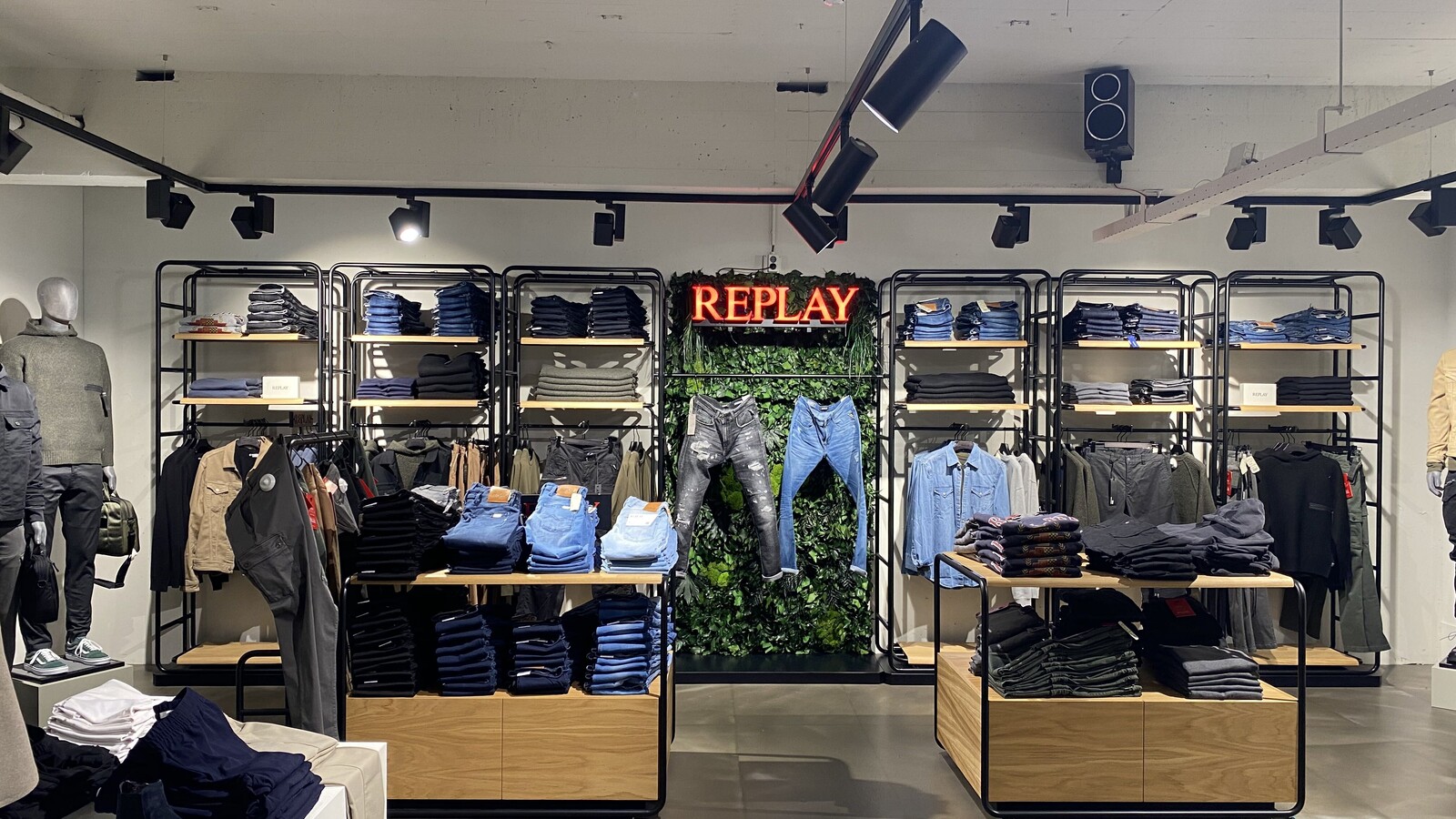 Score opent op de Korte Lijnbaan RotterdamCentrum