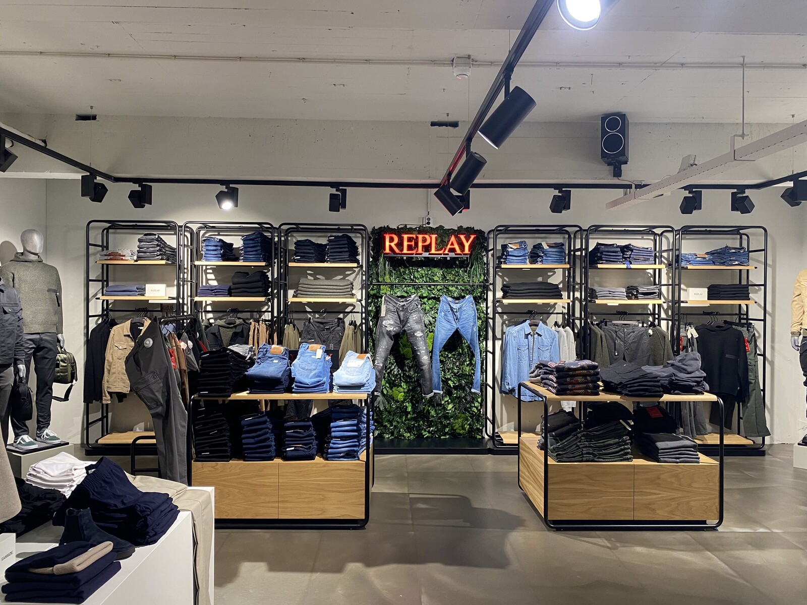 Tommy hilfiger winkel rotterdam deals