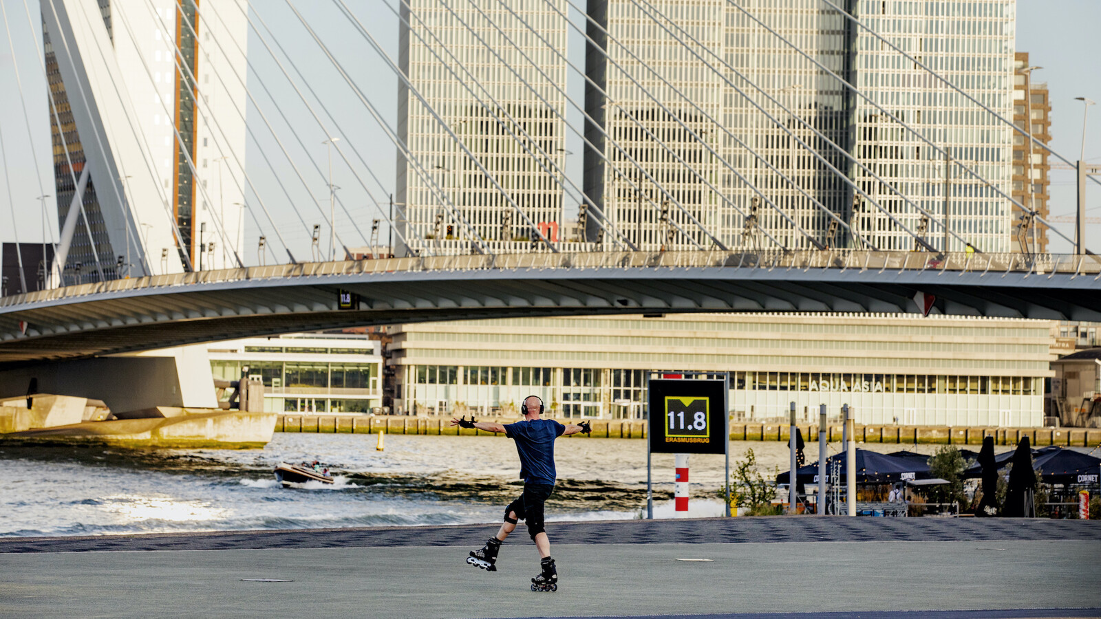 Skyline skater Iris van den Broek